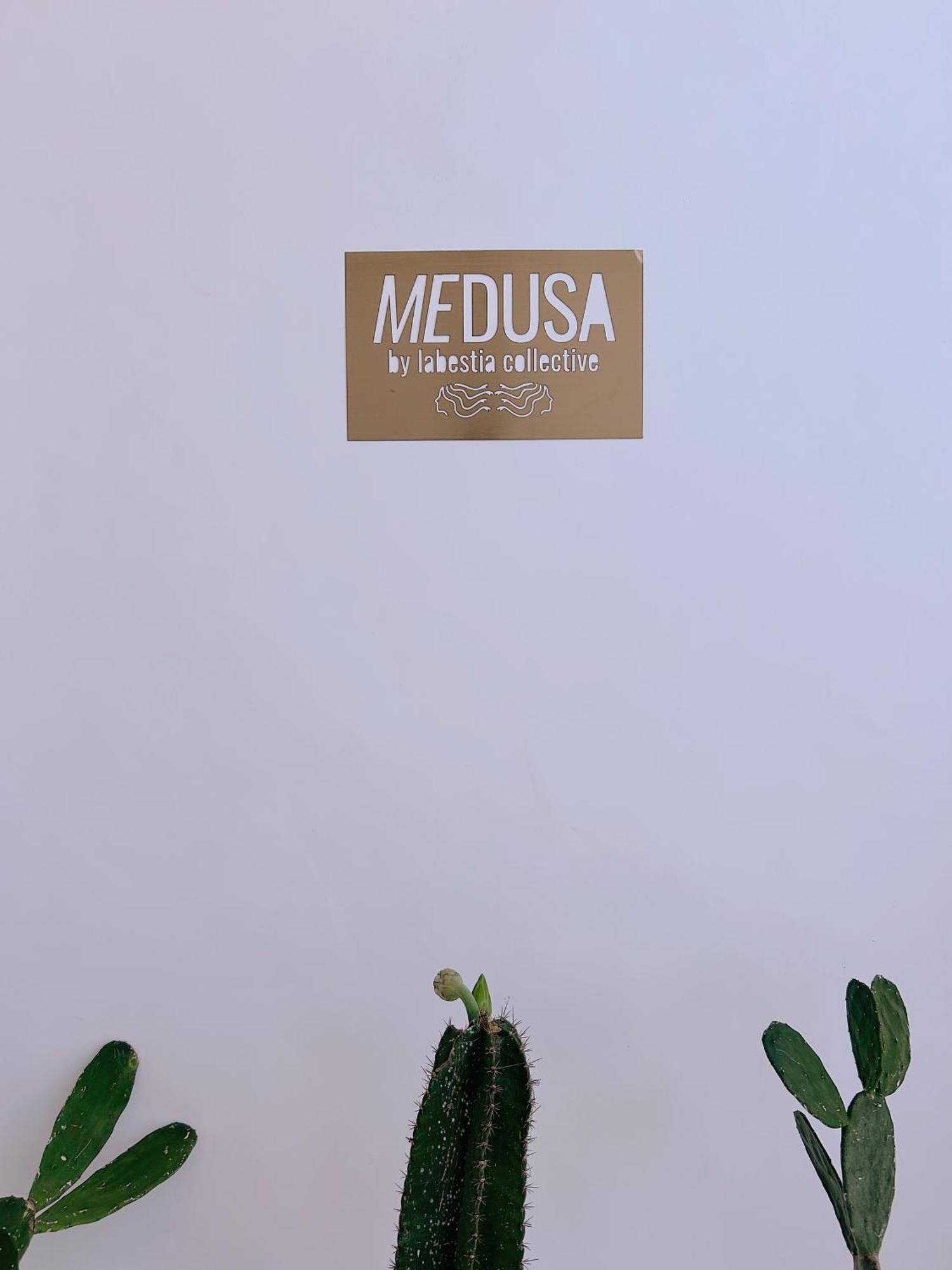 Medusa Аханґама Номер фото